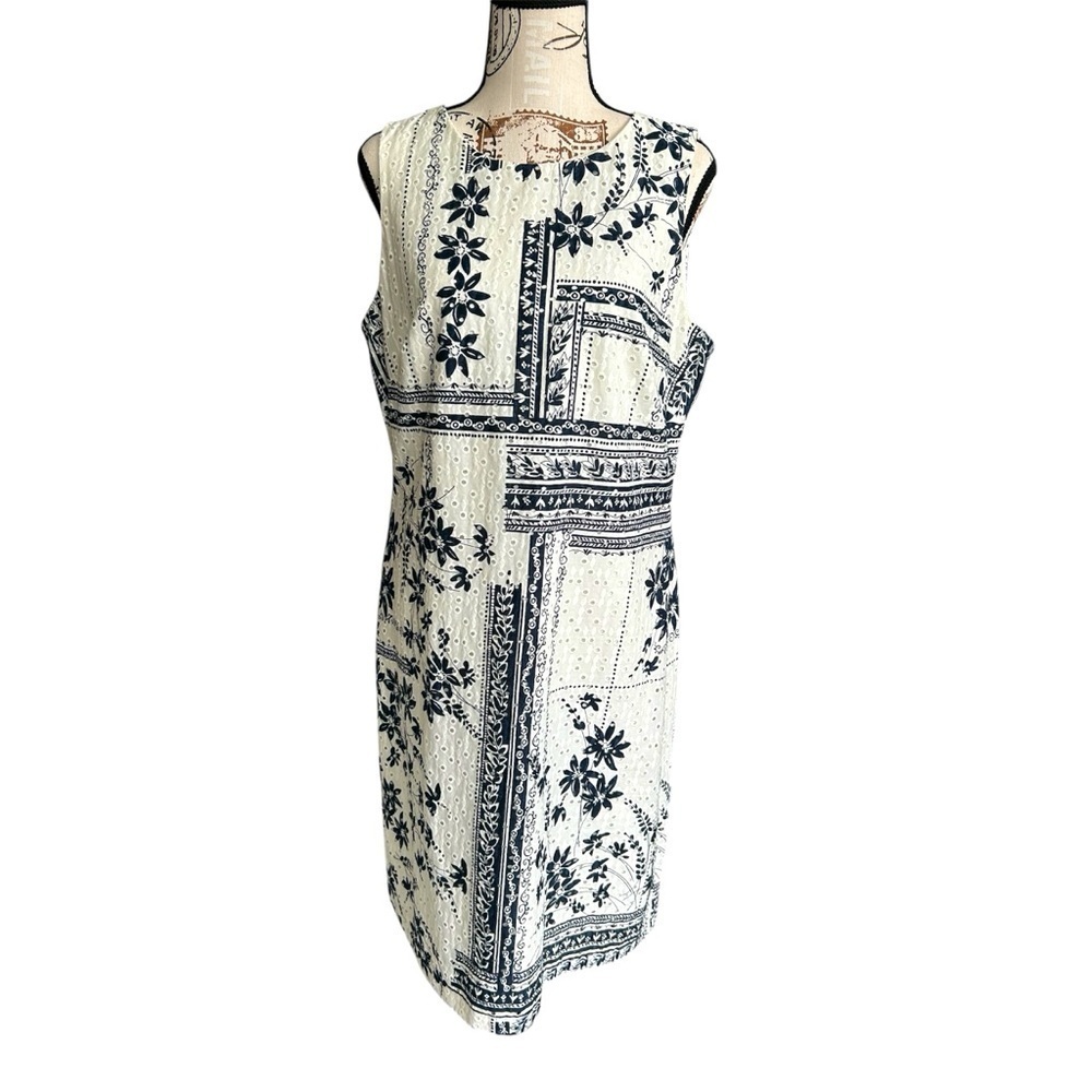 Tommy Hilfiger women’s navy and white floral eyelet lace dress size 8